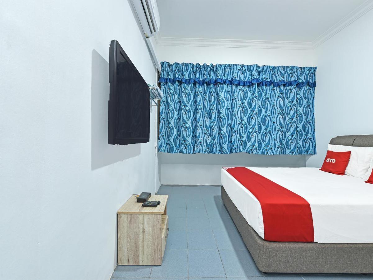 Oyo 90544 M&H Hotel Pengerang Exterior photo