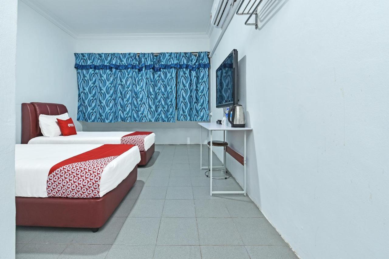 Oyo 90544 M&H Hotel Pengerang Exterior photo