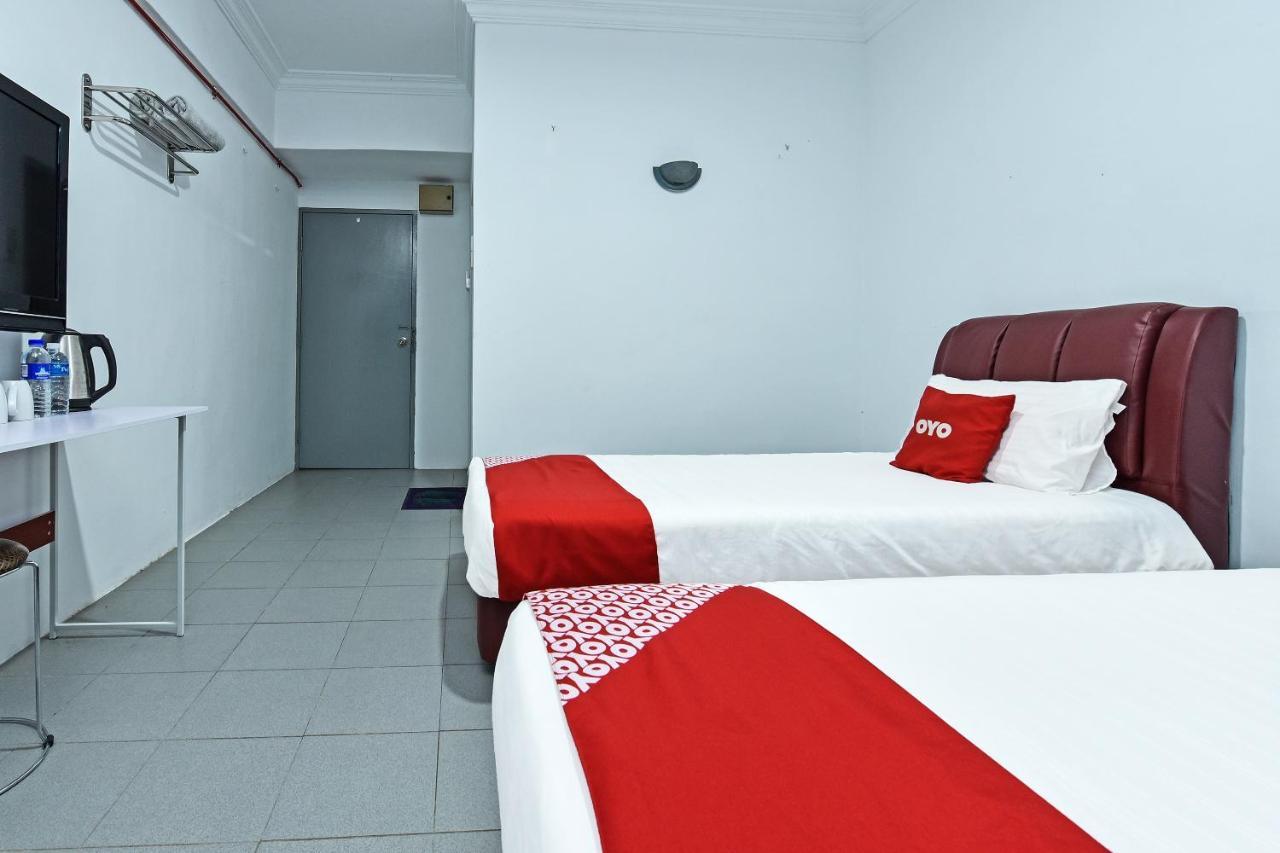 Oyo 90544 M&H Hotel Pengerang Exterior photo