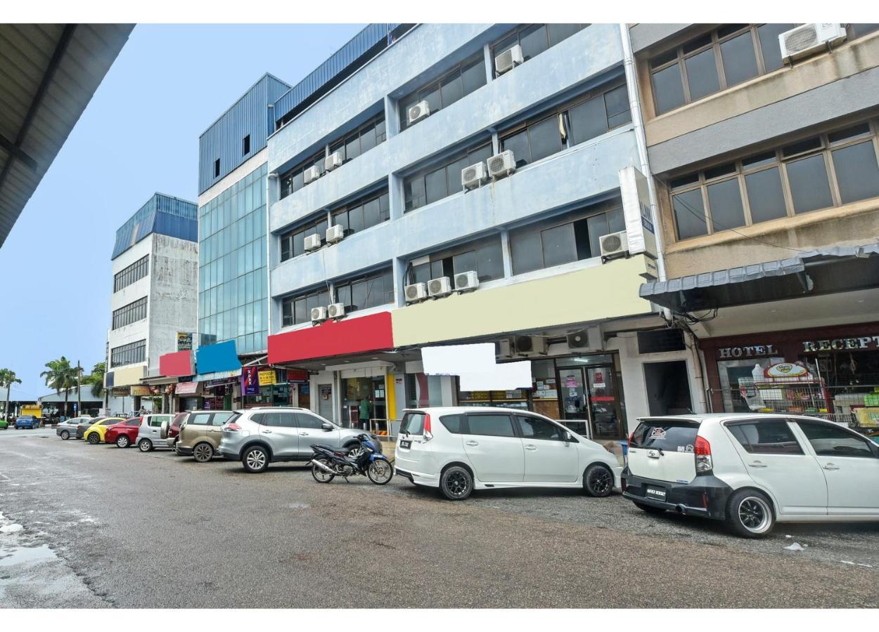 Oyo 90544 M&H Hotel Pengerang Exterior photo